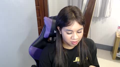 Snapshot of ur_cutiesthotasianxx chatting on December 2024 03:14:02 AM Vee online show from December 2024 03:14:02 AM