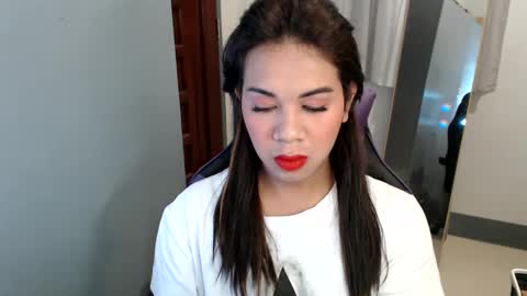 Snapshot of ur_cutiesthotasianxx chatting on January 2025 02:22:01 AM Vee online show from January 2025 02:22:01 AM