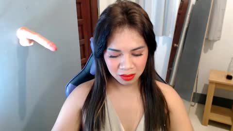 Snapshot of ur_cutiesthotasianxx chatting on January 2025 03:22:01 AM Vee online show from January 2025 03:22:01 AM