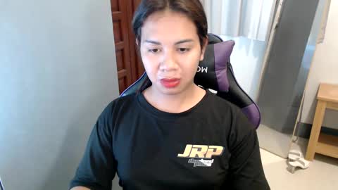 Snapshot of ur_cutiesthotasianxx chatting on January 2025 08:51:02 AM Vee online show from January 2025 08:51:02 AM