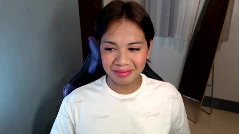 Snapshot of ur_cutiesthotasianxx chatting on January 2025 03:12:02 AM Vee online show from January 2025 03:12:02 AM