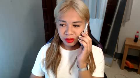 Snapshot of ur_cutiesthotasianxx chatting on January 2025 04:21:01 AM Vee online show from January 2025 04:21:01 AM