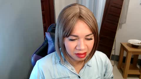 Snapshot of ur_cutiesthotasianxx chatting on January 2025 03:26:02 AM Vee online show from January 2025 03:26:02 AM