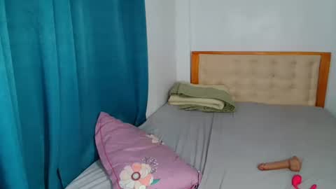 Snapshot of ur_cutiesthotasianxx chatting on October 2025 08:59:01 PM Vee online show from October 2025 08:59:01 PM