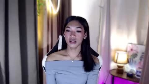 ur_dazzlingmorenaxx online show from October 2025 12:32:01 AM