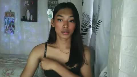 ur_dazzlingmorenaxx online show from February 2026 02:51:01 AM