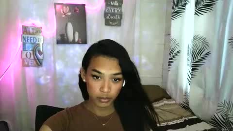 ur_dazzlingmorenaxx online show from June 2026 01:39:01 AM
