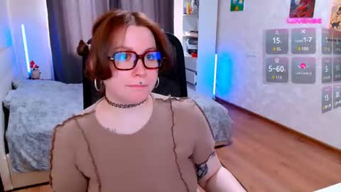 Snapshot of ur_geekgirl chatting on June 2026 09:03:02 AM ur_geekgirl online show from June 2026 09:03:02 AM
