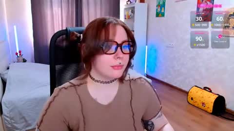 Snapshot of ur_geekgirl chatting on June 2026 09:54:01 AM ur_geekgirl online show from June 2026 09:54:01 AM