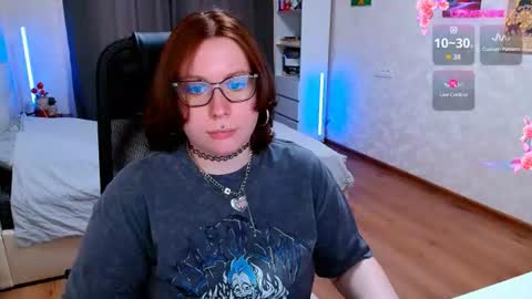 Snapshot of ur_geekgirl chatting on July 2026 02:41:01 PM ur_geekgirl online show from July 2026 02:41:01 PM