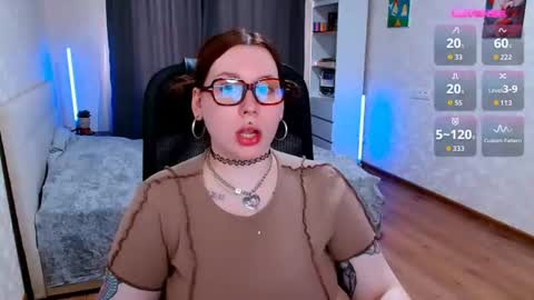 Snapshot of ur_geekgirl chatting on July 2026 09:33:01 AM ur_geekgirl online show from July 2026 09:33:01 AM