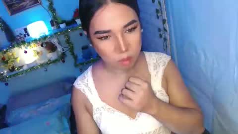 Snapshot of ur_hot_tommiexx chatting on November 2025 02:11:02 AM jennie online show from November 2025 02:11:02 AM