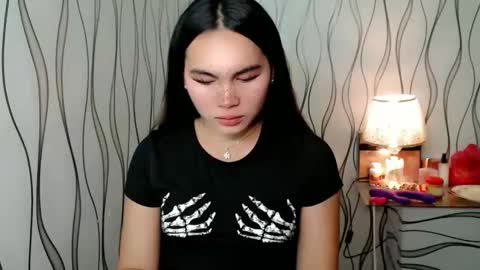 Snapshot of ur_innocent_girlx chatting on November 2025 12:11:02 PM QUEENSY online show from November 2025 12:11:02 PM