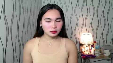 Snapshot of ur_innocent_girlx chatting on November 2025 02:15:02 AM QUEENSY online show from November 2025 02:15:02 AM