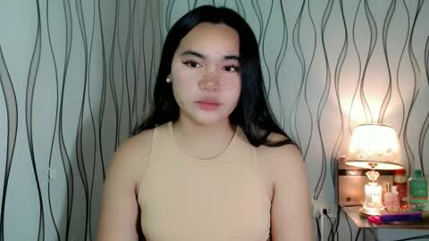 Snapshot of ur_innocent_girlx chatting on February 2026 11:42:02 PM QUEENSY online show from February 2026 11:42:02 PM