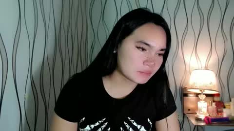 Snapshot of ur_innocent_girlx chatting on February 2026 12:08:02 PM QUEENSY online show from February 2026 12:08:02 PM