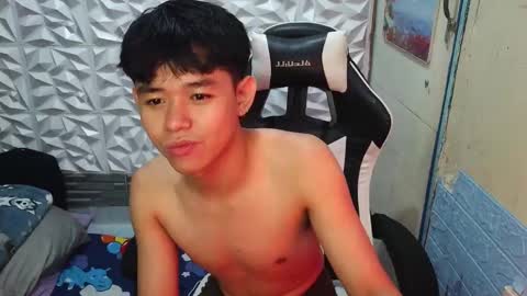 Snapshot of ur_younngtwinkxxx chatting on February 2026 05:27:02 PM Ken online show from February 2026 05:27:02 PM