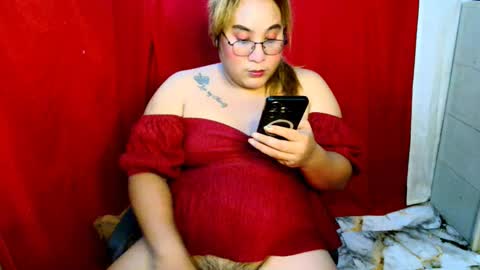 Snapshot of uramazingbomshel chatting on December 2025 09:14:02 AM pretitit micole online show from December 2025 09:14:02 AM