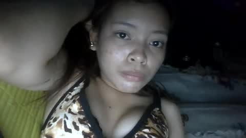 Snapshot of urasian_baby143 chatting on July 2026 03:32:01 PM Muwaa online show from July 2026 03:32:01 PM