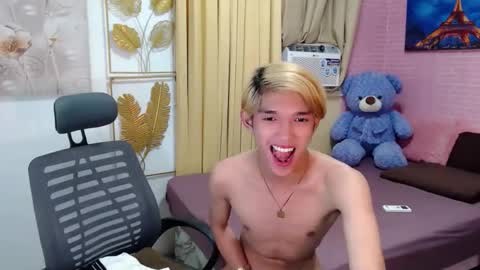 urasian_john20 online show from May 2026 07:44:01 PM