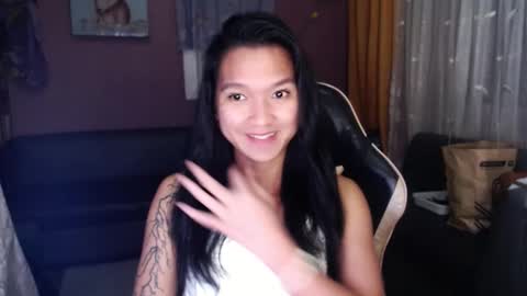 NEWRA  ALLISON online show from November 2025 06:40:02 PM