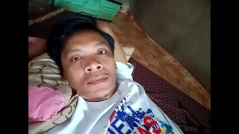 Snapshot of urasiandreamboyx chatting on September 2025 01:40:02 AM John online show from September 2025 01:40:02 AM