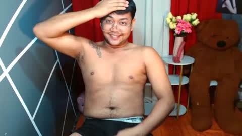 urasiankyler online show from June 2026 10:36:01 PM