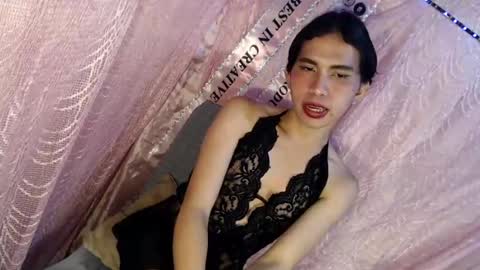 urasiantwinkx online show from July 2026 12:48:02 PM
