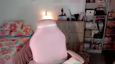 Snapshot of urbabymonica chatting on October 2025 01:58:02 AM MONICA DEMONYETA online show from October 2025 01:58:02 AM