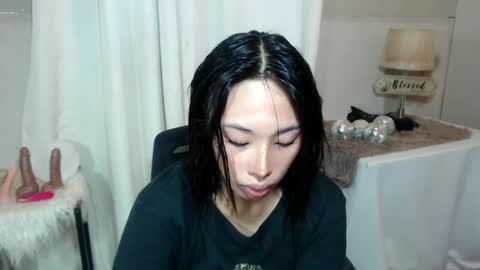 Snapshot of urcrushnextdoor_ chatting on February 2025 09:05:02 AM urcrushnextdoor_ online show from February 2025 09:05:02 AM