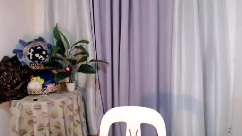 Trixie online show from February 2025 03:53:02 PM