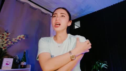 urfave_bbgirl online show from February 2026 10:25:01 AM