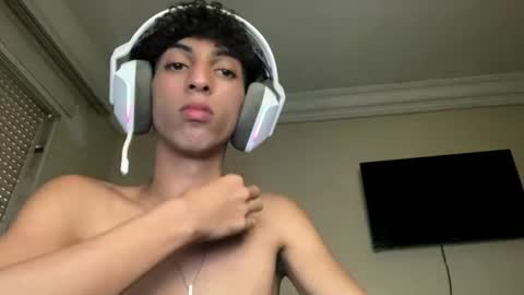 urfavtwinkx21 online show from July 2026 05:45:02 PM