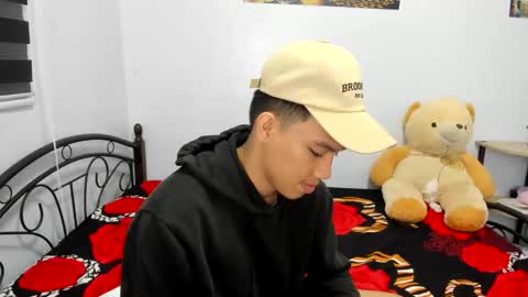 urfucker_vinz online show from April 2026 01:38:01 PM