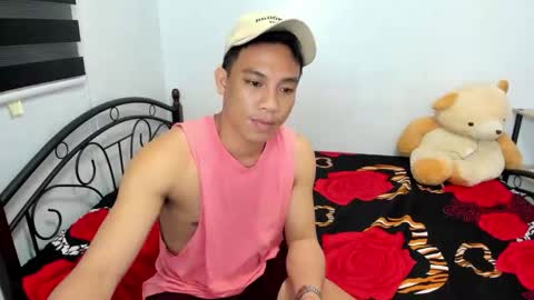 urfucker_vinz online show from April 2026 09:39:33 PM