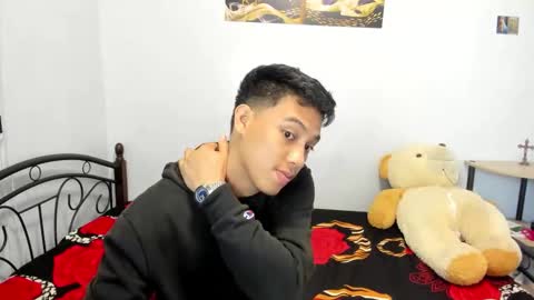 urfucker_vinz online show from May 2026 12:54:02 PM