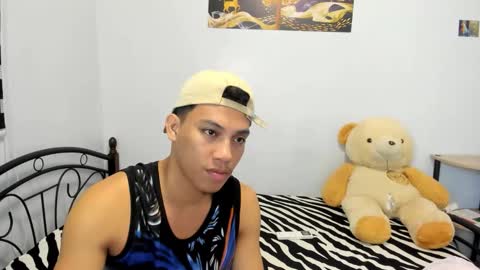 urfucker_vinz online show from May 2026 02:45:01 PM