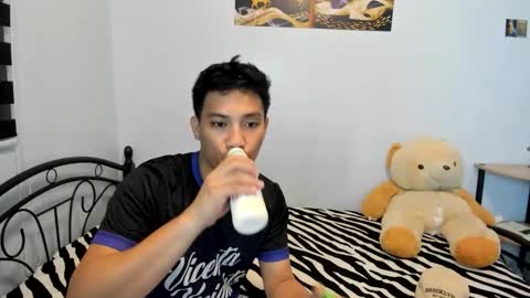 urfucker_vinz online show from May 2026 01:43:02 PM