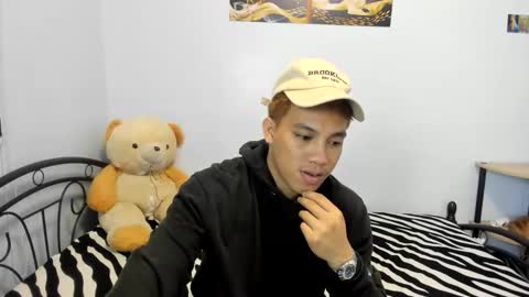 urfucker_vinz online show from May 2026 02:02:01 PM