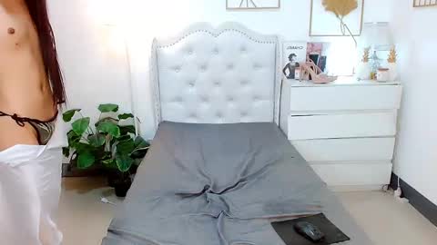 Snapshot of urfynestchina_doll chatting on March 2025 04:17:02 AM Im your doll maica online show from March 2025 04:17:02 AM