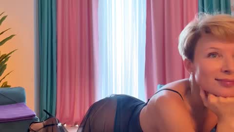 Jenny online show from October 2025 12:05:01 PM