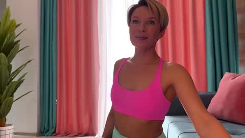 Jenny online show from November 2025 09:54:02 AM