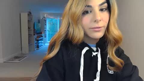 Snapshot of urgoddessmarla chatting on October 2025 08:51:01 PM Goddess Marla online show from October 2025 08:51:01 PM