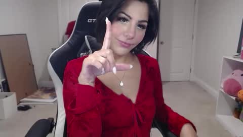 Snapshot of urgoddessmarla chatting on December 2025 02:05:02 AM Goddess Marla online show from December 2025 02:05:02 AM