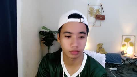 Snapshot of urguy_habibi chatting on January 2026 06:00:01 PM Bib online show from January 2026 06:00:01 PM