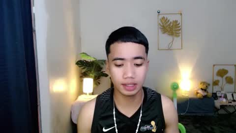 Snapshot of urguy_habibi chatting on January 2026 09:03:01 AM Bib online show from January 2026 09:03:01 AM