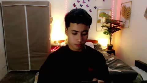 Snapshot of urguy_habibi chatting on February 2026 05:05:02 AM Bib online show from February 2026 05:05:02 AM