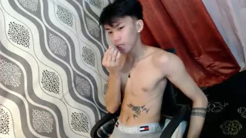 Snapshot of urguy_xian chatting on December 2024 01:05:01 AM xian online show from December 2024 01:05:01 AM