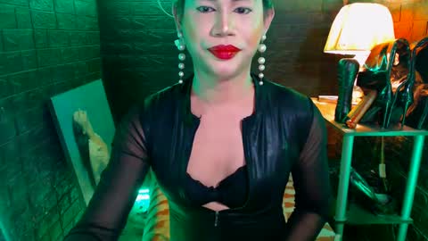 queen norelle online show from January 2025 09:55:02 PM