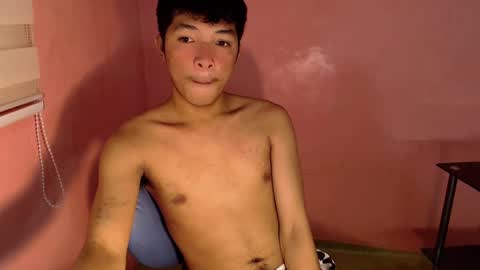 Snapshot of urhotethanxx chatting on December 2024 11:04:01 AM Ethan online show from December 2024 11:04:01 AM